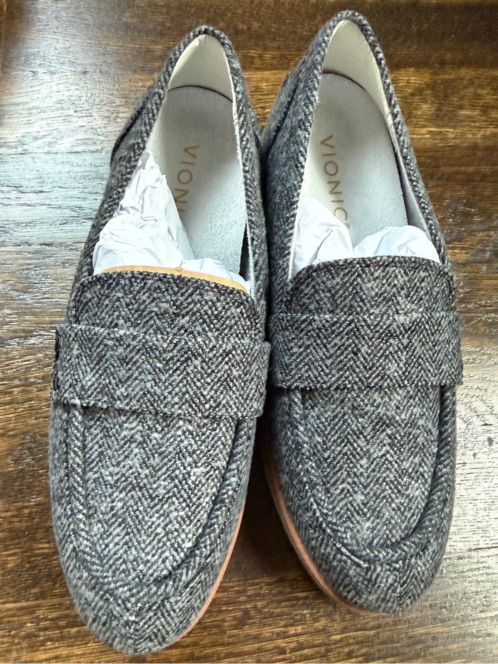 NWT Vionic loafers